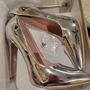 DONATED 🤍 Elisabet Tang Mirror Heels